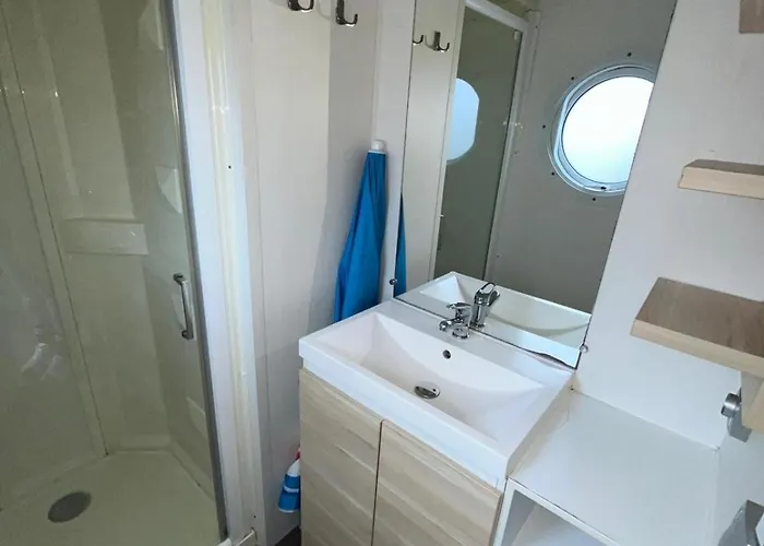 Cobijo אתר קמפינג וינואסה